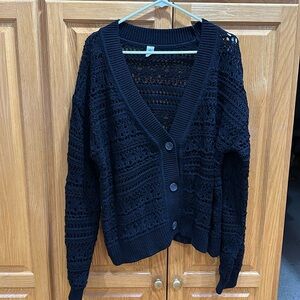 Black V-Neck/Cardigan Sweatet